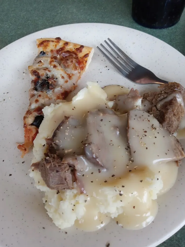 Mashed Potatoes and Gravy with Roast Beef